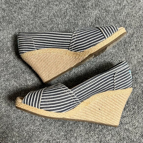 TOMS Peep Toe Navy Nautical Striped‎ Wedges with Box Size 6 - Picture 3 of 16
